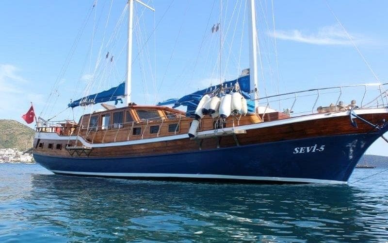Sevi-5 gulet – güverte ve dış mekân 1
